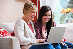 Famiglie connesse. Quando i social network entrano in famiglia