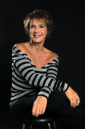 LELLA COSTA in "QUESTIONI DI CUORE"